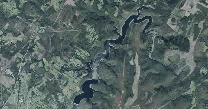 Vista aérea del embalse de A Ribeira