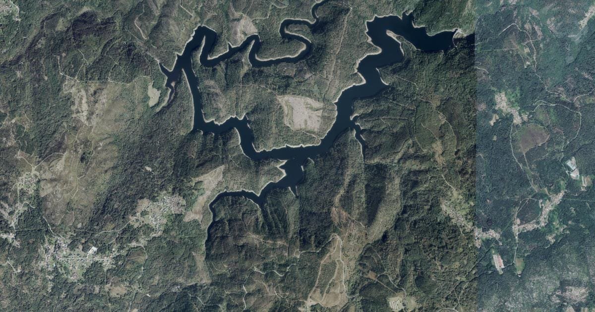 Vista aérea del embalse de Albarellos