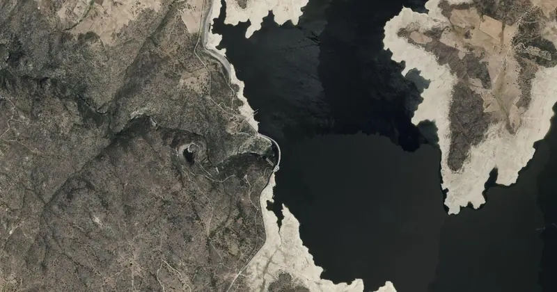 Vista aérea del embalse de Almendra
