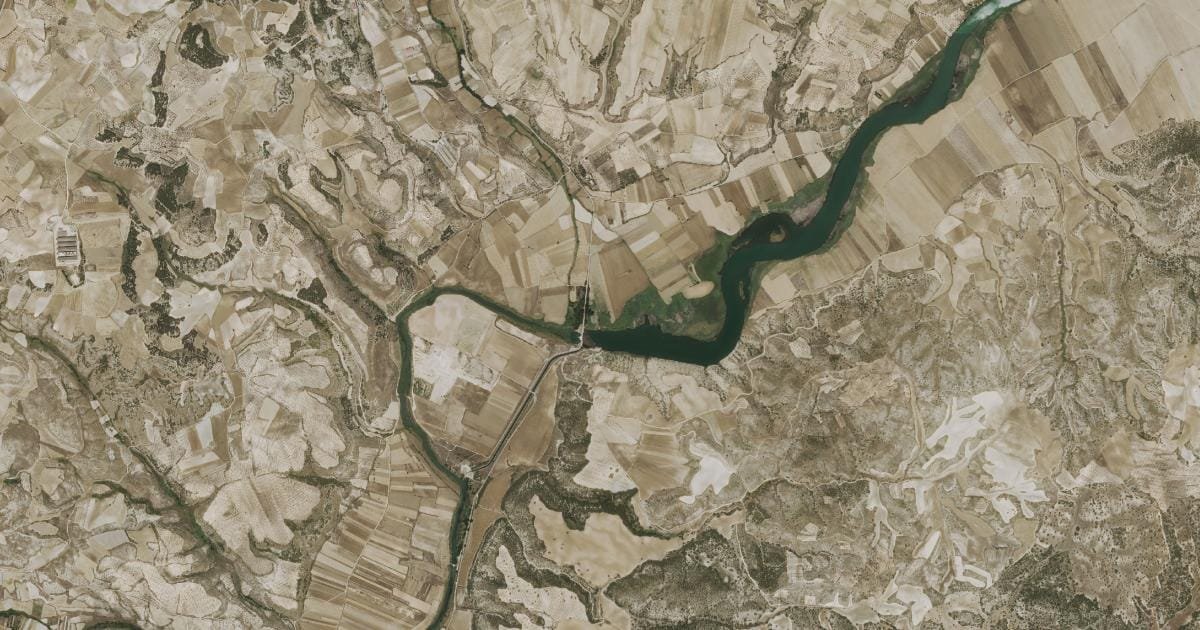 Vista aérea del embalse de Almoguera