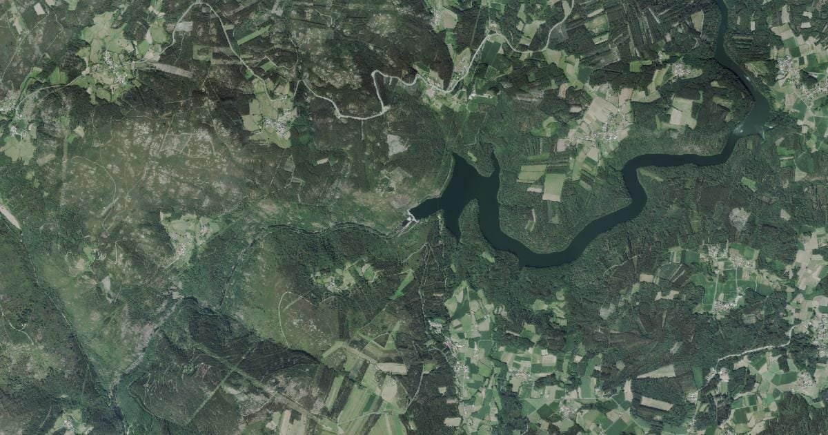 Vista aérea del embalse de Barrie de la Maza