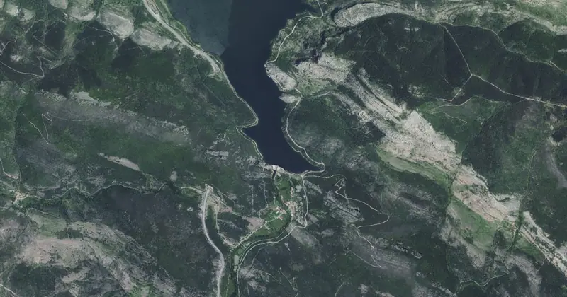 Vista aérea del embalse de Barrios de Luna