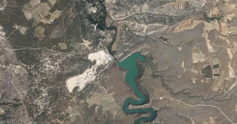 Vista aérea del embalse de Burgomillodo