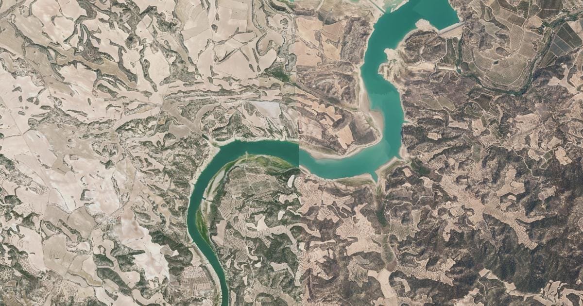 Vista aérea del embalse de Caspe