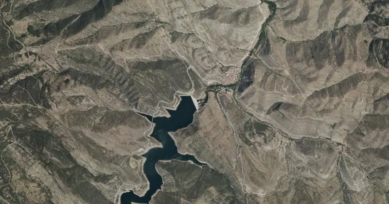 Vista aérea del embalse de Enciso