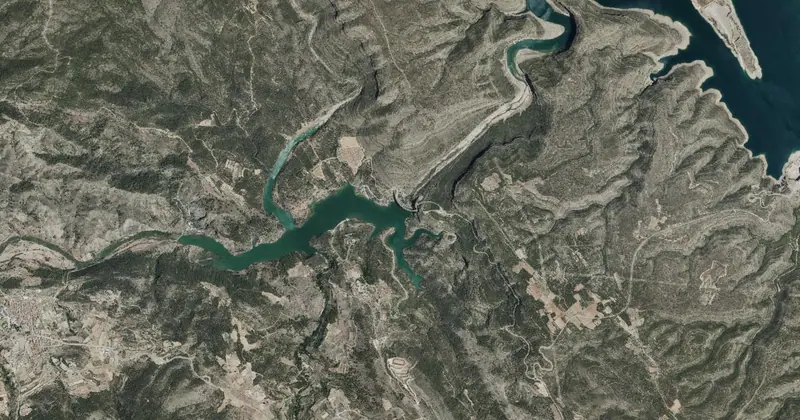 Vista aérea del embalse de Escalona