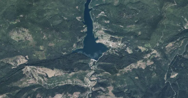 Vista aérea del embalse de Eúgui