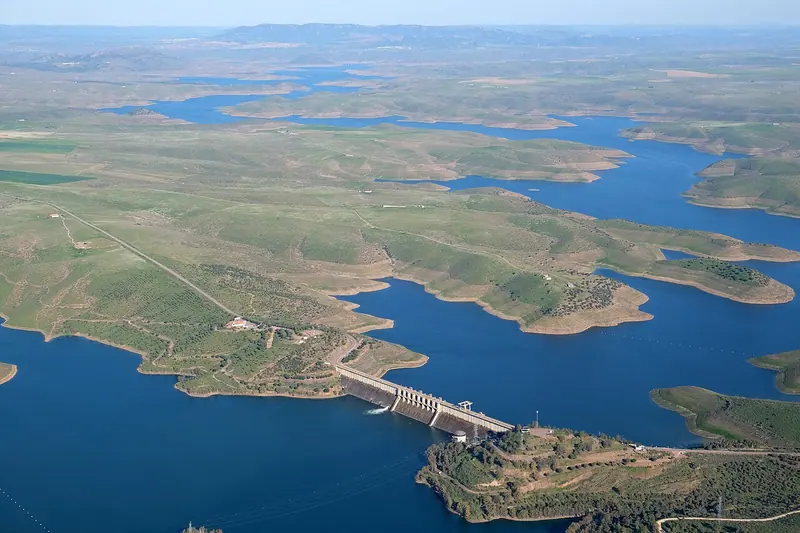 Presa de Embalse de la Serena 3.jpg