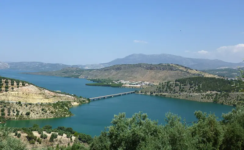 EmbalseDeIznájar.jpg