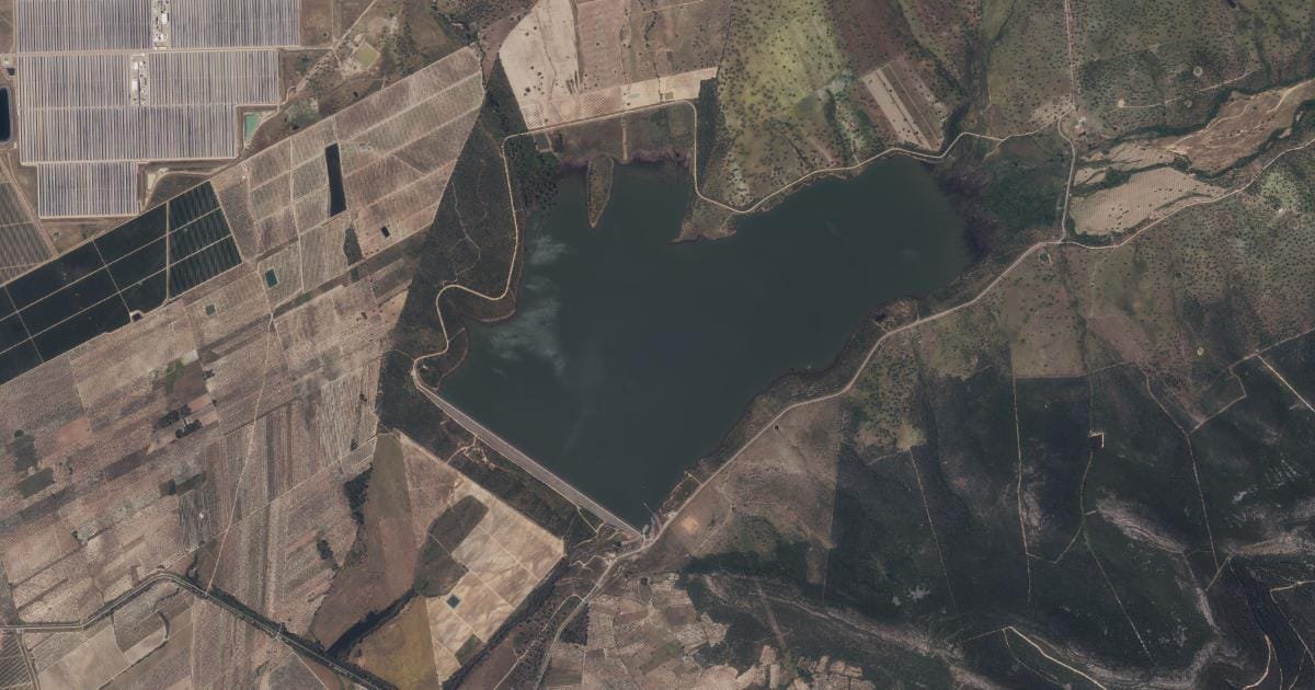 Vista aérea del embalse de Gargáligas