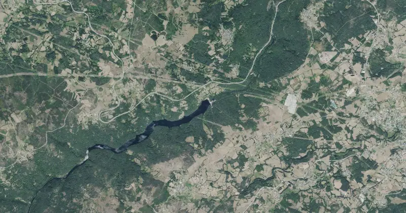 Vista aérea del embalse de Guístolas