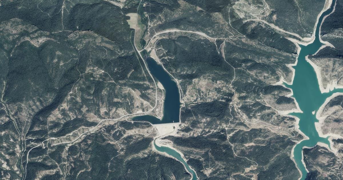 Vista aérea del embalse de Nagore