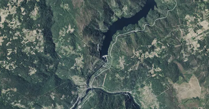 Vista aérea del embalse de Os Peares
