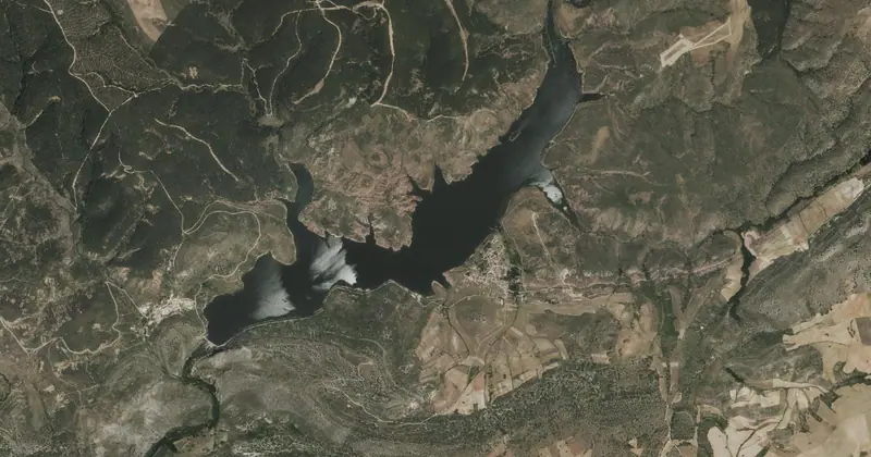 Vista aérea del embalse de Pálmaces