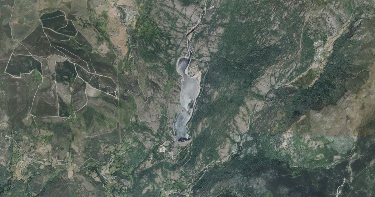 Vista aérea del embalse de Pías (San Agustín)