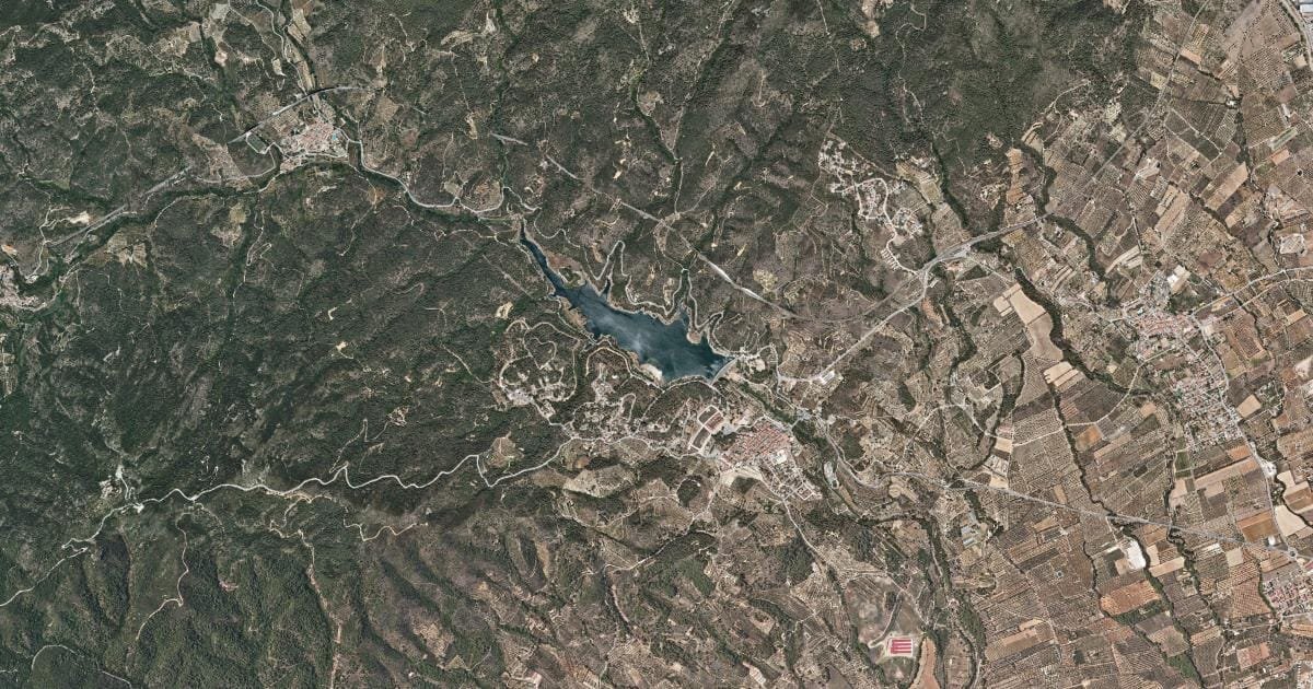 Vista aérea del embalse de Riudecanyes