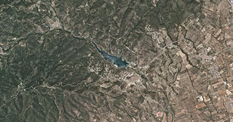Vista aérea del embalse de Riudecanyes