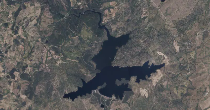 Vista aérea del embalse de Rivera de Gata