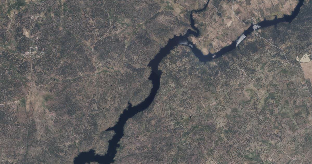 Vista aérea del embalse de Valdeobispo