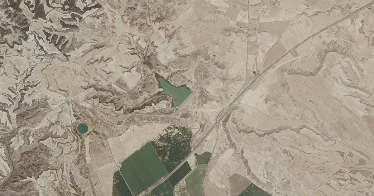 Vista aérea del embalse de Valdepatao